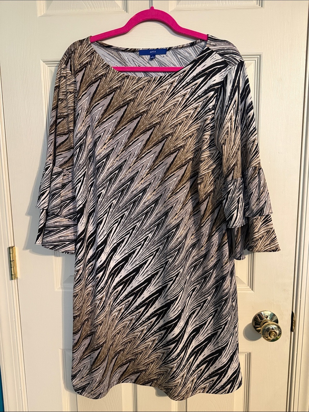 Apt. 9 Black, Gray & Cream Zigzag Bell Sleeve Sheath Dress